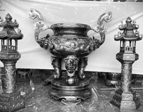 Lư hương đồng - biểu tượng linh thiêng trong văn hóa thờ cúng của người Việt 
