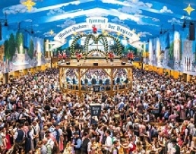 Say Mình Trong Lễ Hội Bia Oktoberfest